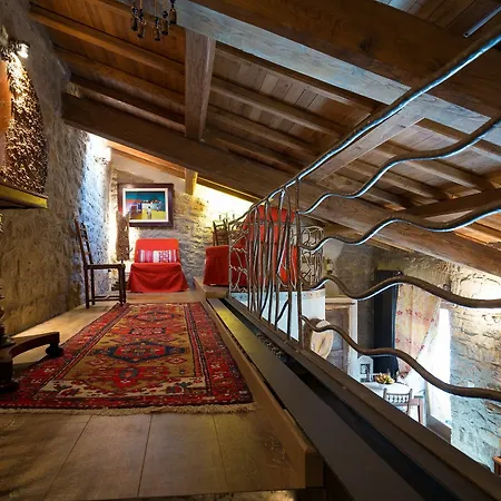 La Tana Del Bruco Guest house