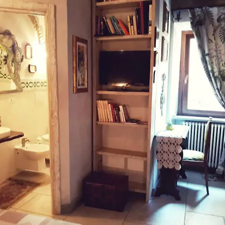Guest house La Tana Del Bruco 3*